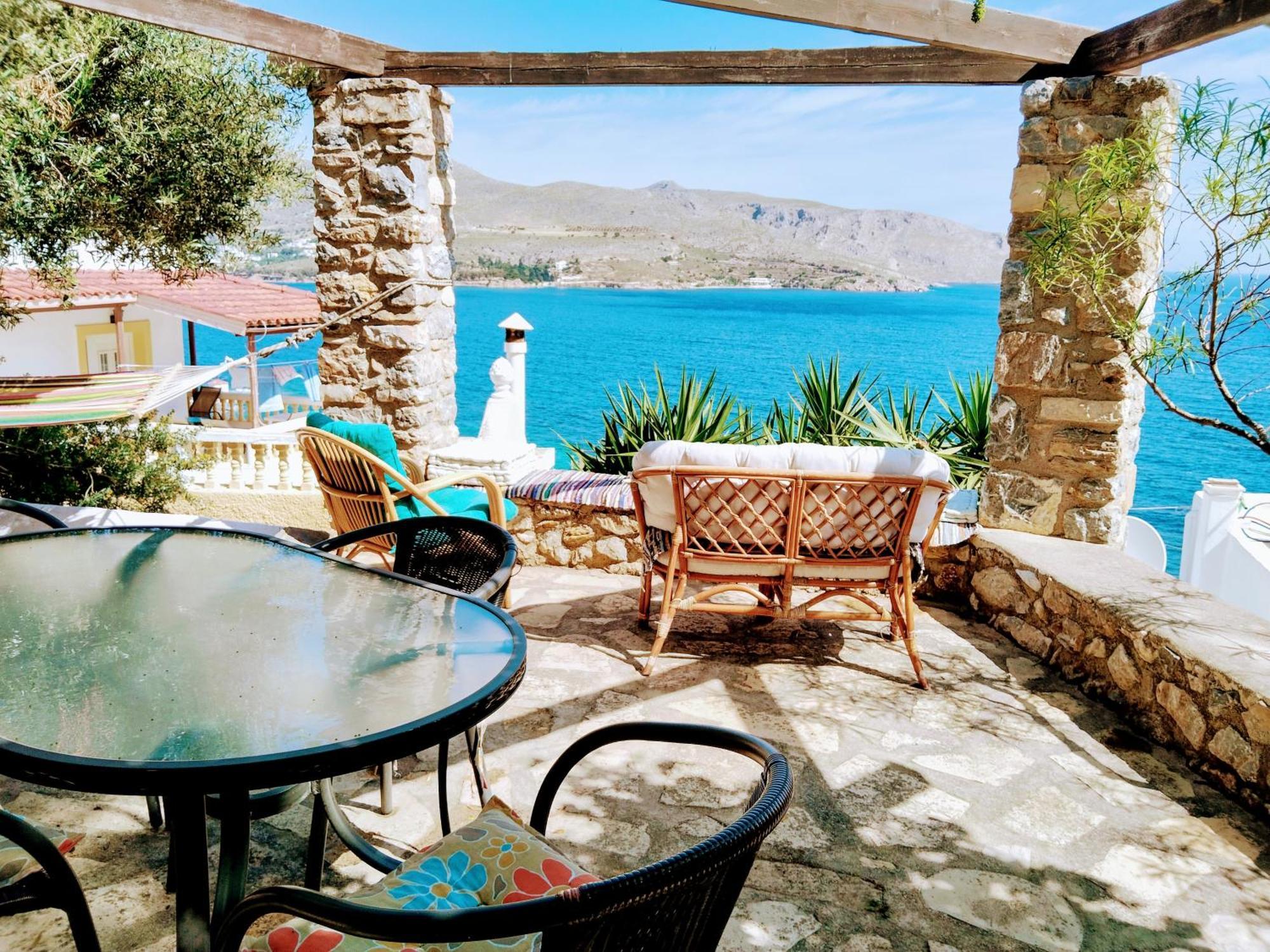Elegeo Rockhouse Villa Agia Marina  Eksteriør bilde